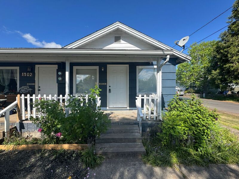 Photo 3 of rental home at 2210 West 19th Avenue