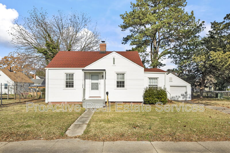 Portsmouth House: 5404 Portsmouth Boulevard