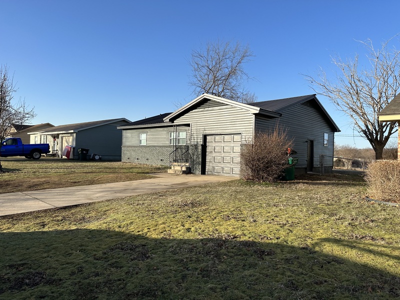 Sapulpa House: 744 N Moccasin St