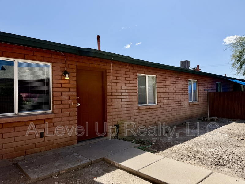 1044 South 4th Avenue - 1 