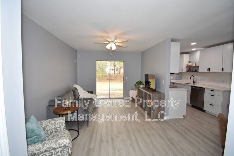 Summerville House: 113 Susan Drive
