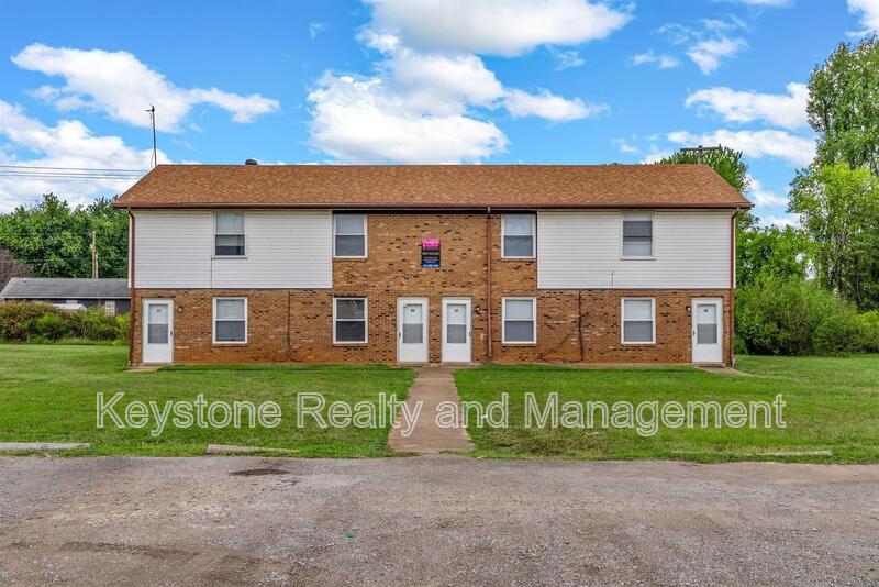 Oak Grove Townhome: 1070 Pembroke Oak Grove Road