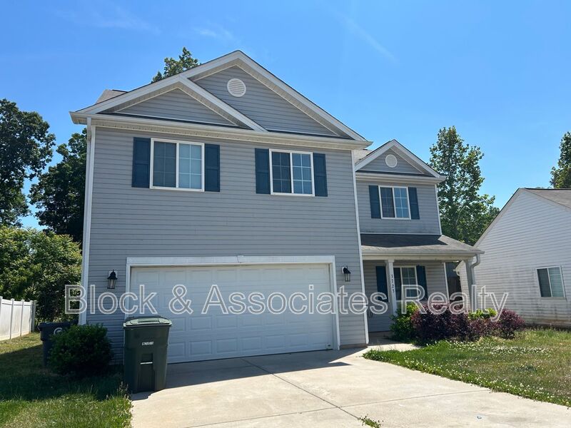 Greensboro House: 3723 Shepway Loop