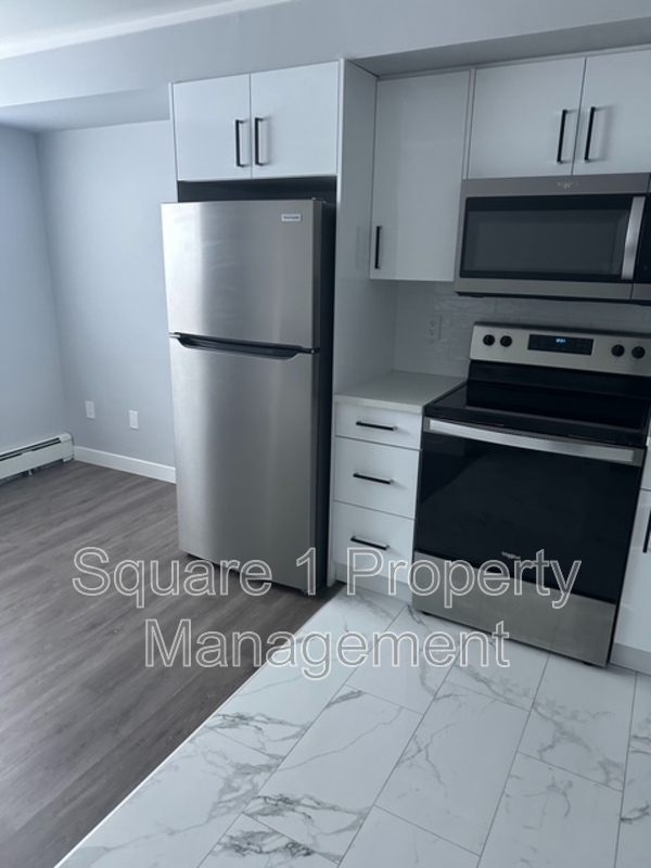 Edmonton, AB Condo: 8539-82 Avenue