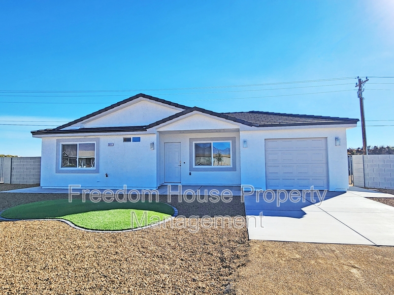 Pahrump House: 581 Valiant Avenue