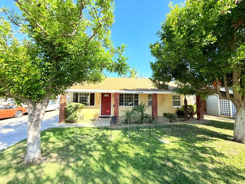 Northridge House: 17535-17537 Baltar Street