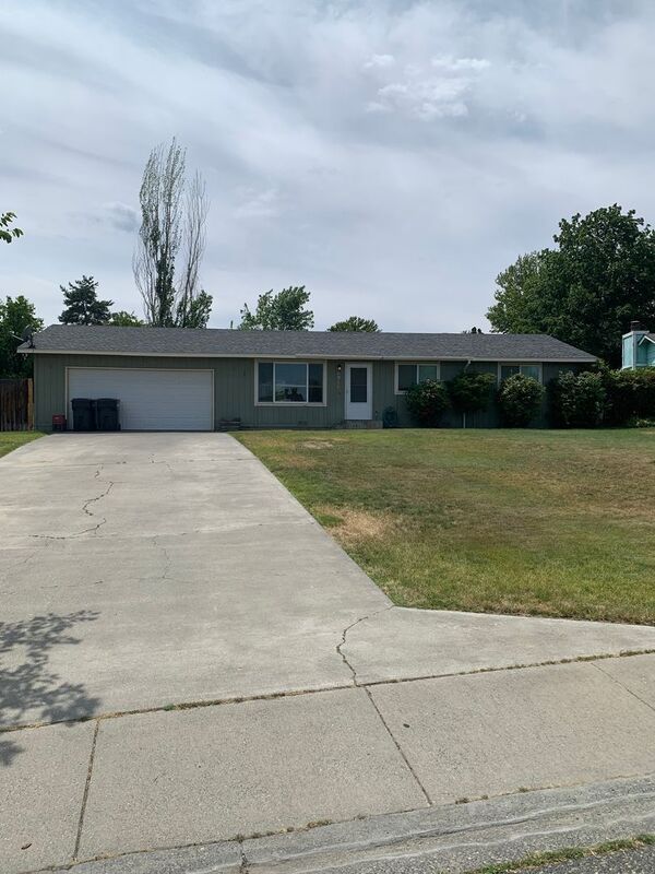 W. Richland House: 4911 Dove Lane