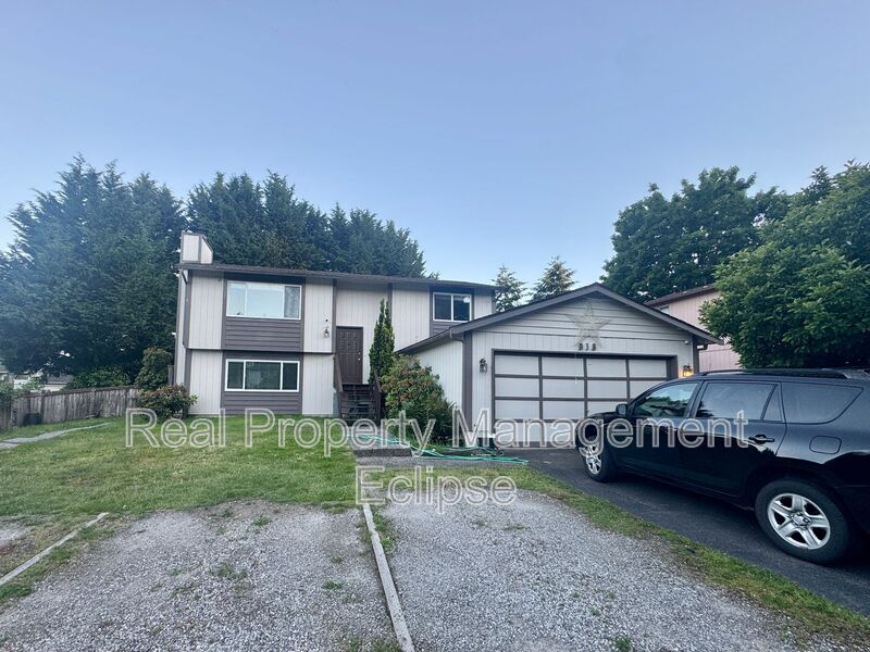 Bothell Condo: 916 207th PL SE