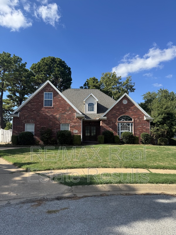 Rogers House: 5300 S 44th Pl