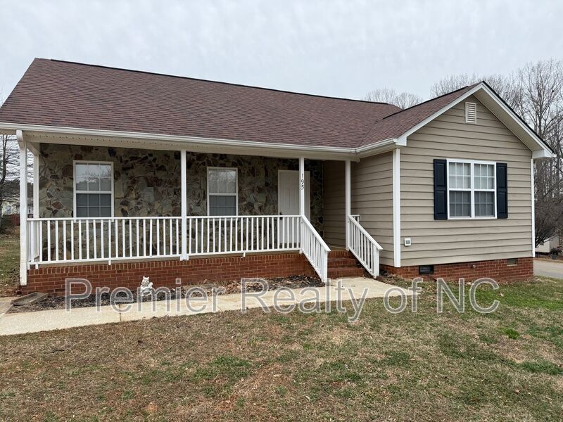 Mocksville House: 195 Windsong Rd