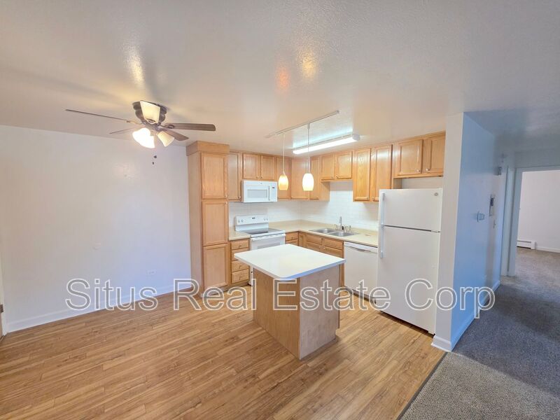 Lakewood House: 1375 Everett Court