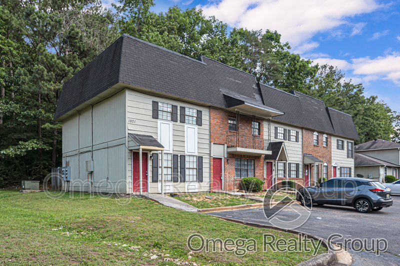 Birmingham Condo: 1821 Carson Rd