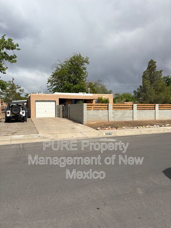 Albuquerque House: 536 Arizona St. SE