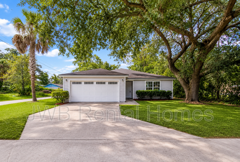Jacksonville House: 3789 St Augustine Rd