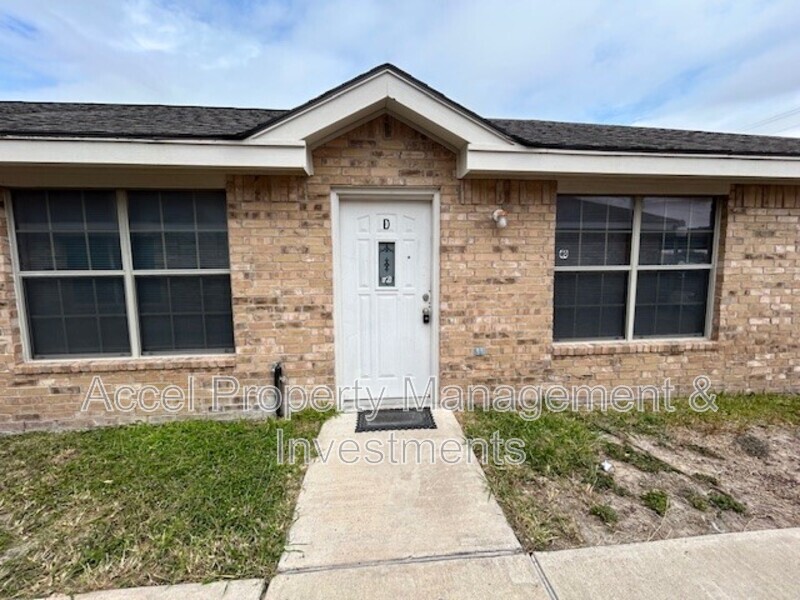 Edinburg Condo: 1004 Fort Hood Avenue
