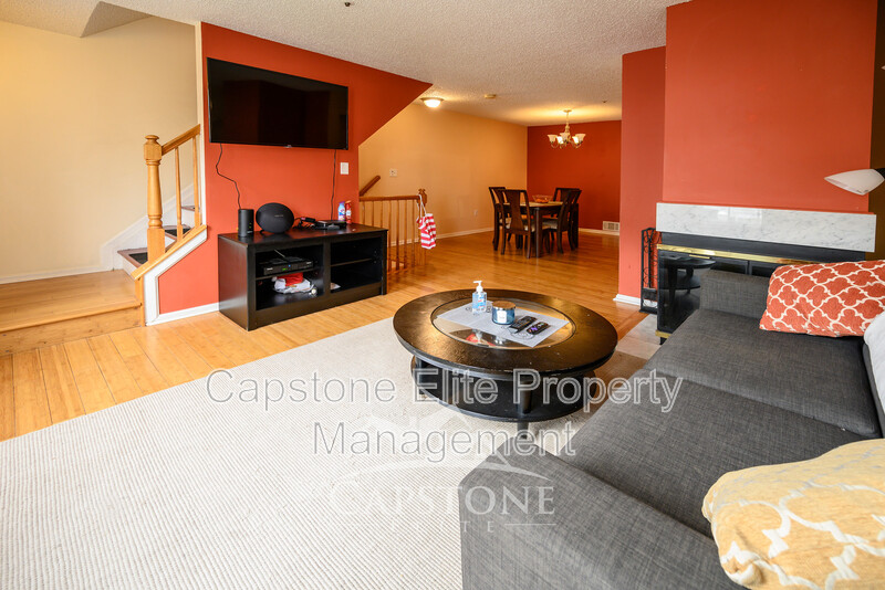 Newark Condo: 22 Krueger Court