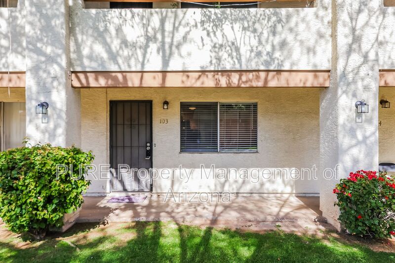 Phoenix Condo: 8842 N 8th St