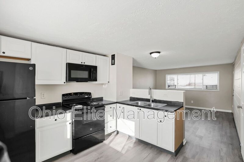 Columbus House: 3605 Cushing Dr