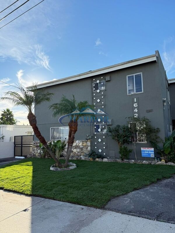 Harbor City House: 1642 259th Place