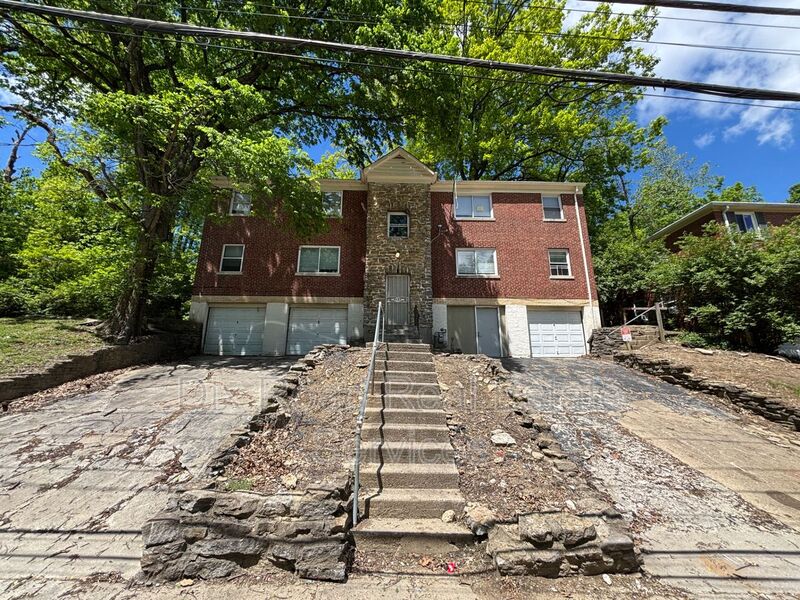 Cincinnati House: 3121 Gobel Ave