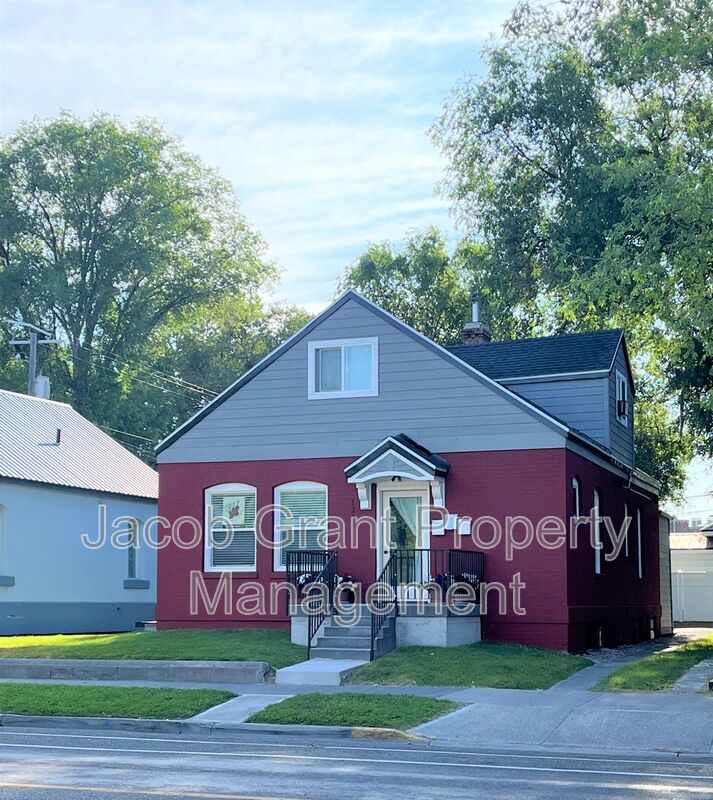 Idaho Falls House: 1293 Boulevard