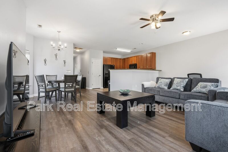 Raleigh House: 1326 Stone Manor Dr