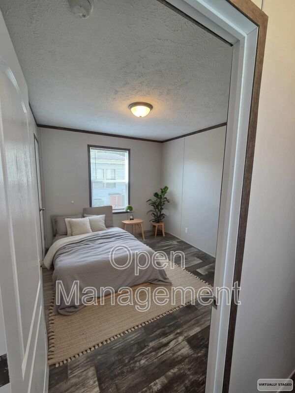 Kansas House: 8701 NE 107th Pl