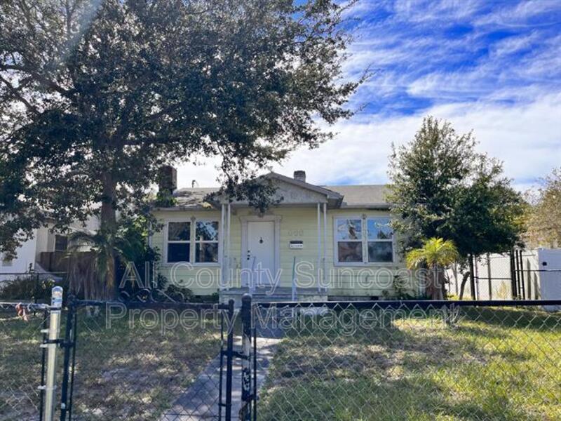 St Petersburg House: 866 53rd Ave N