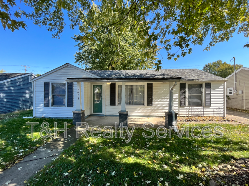 Yorktown House: 1604 South Oakdale Drive