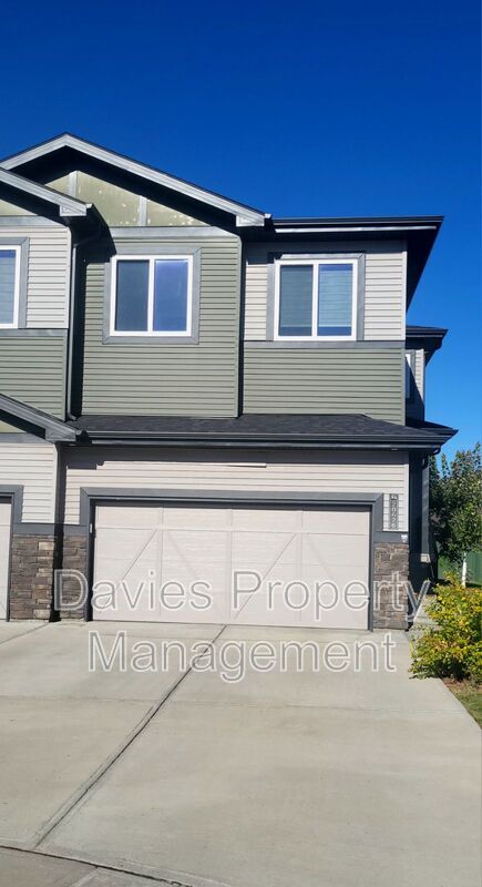 Edmonton House: 20626 94A Ave NW