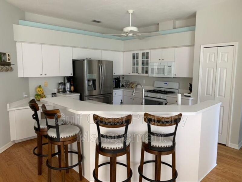 5106 Far Oak Circle Sarasota FL 34238 - Photo 2