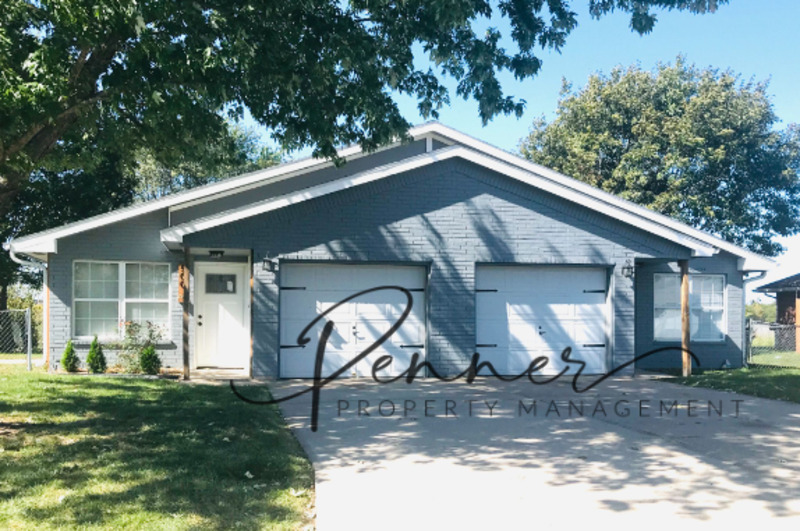 OAK GROVE House: 500-B NE AUSTIN ST