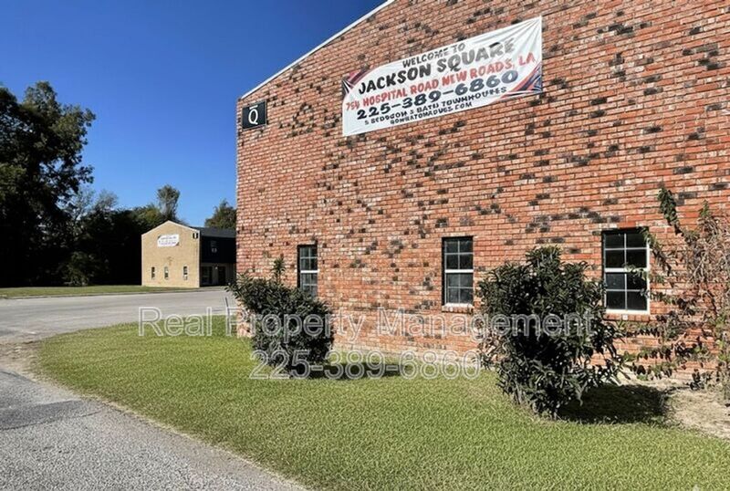 New Roads Townhome: 750 Hospital Rd.