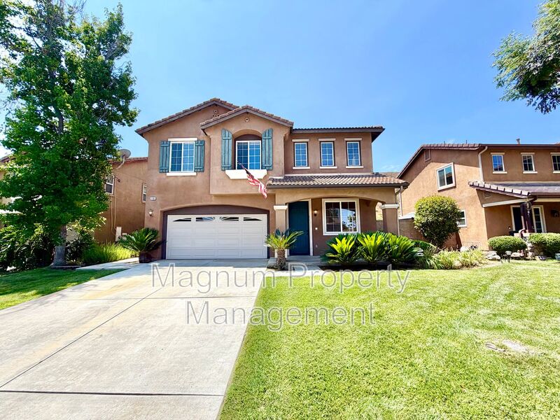 Murrieta House: 31165 Hidden Lake Rd