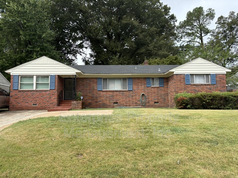 Memphis House: 141 N White Station Rd