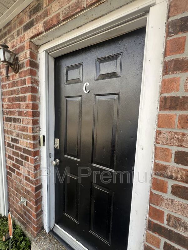 Baton Rouge Condo: 10062 Jefferson Hwy