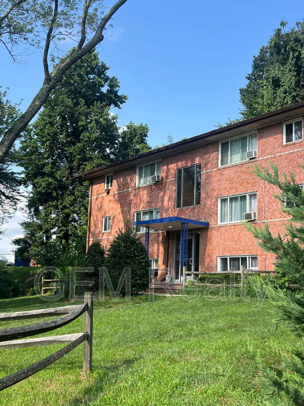 Woodbridge Condo: 14408 Gemstone Dr