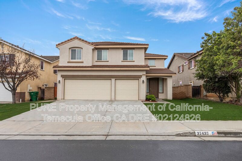 Murrieta House: 37437 Lumiere Ave