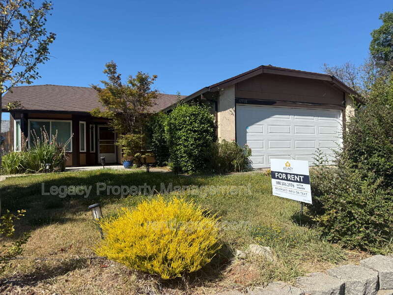 Sacramento House: 4901 Adorn Ct