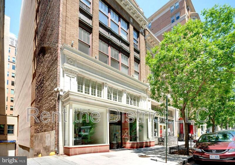 Washington Condo: 915 E St NW