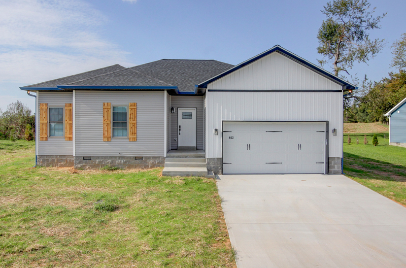 Elkton House: 102 Riverbend Drive
