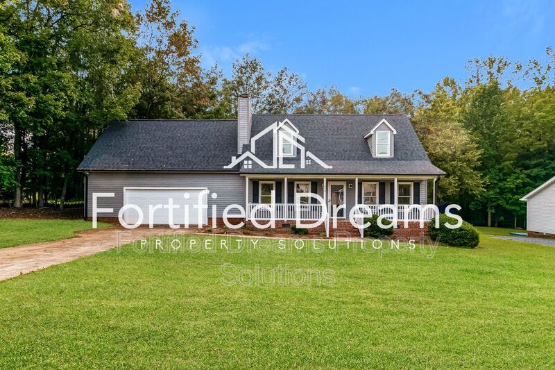 Liberty House: 814 N. Greenbriar Street