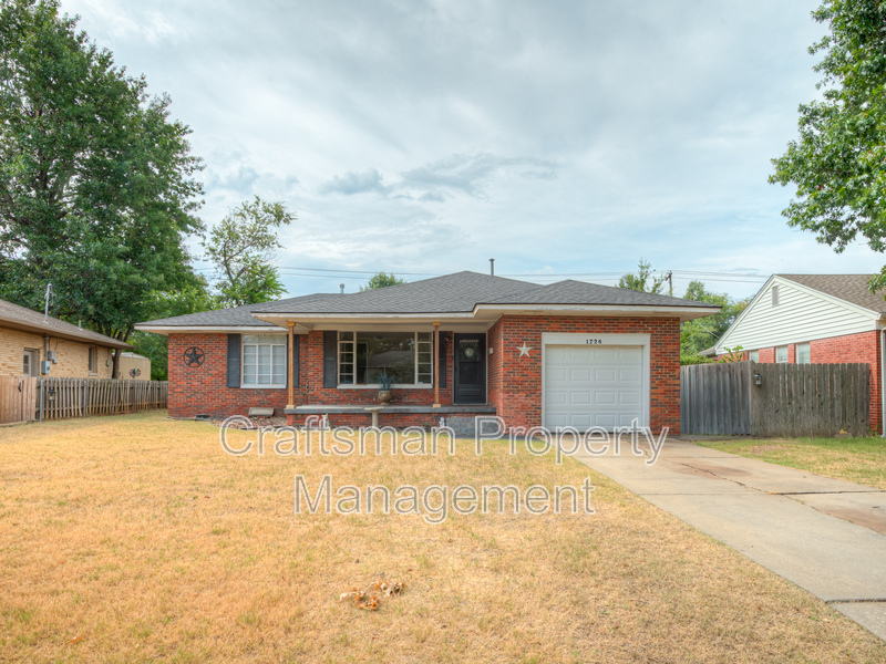 The Village House: 1724 Churchill Way