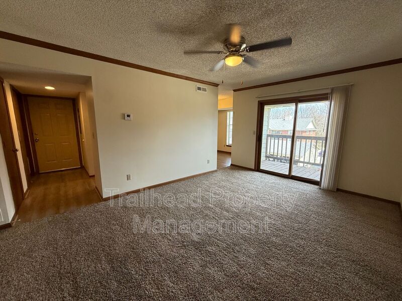 Blue Springs House: 3409 NW Duncan Rd