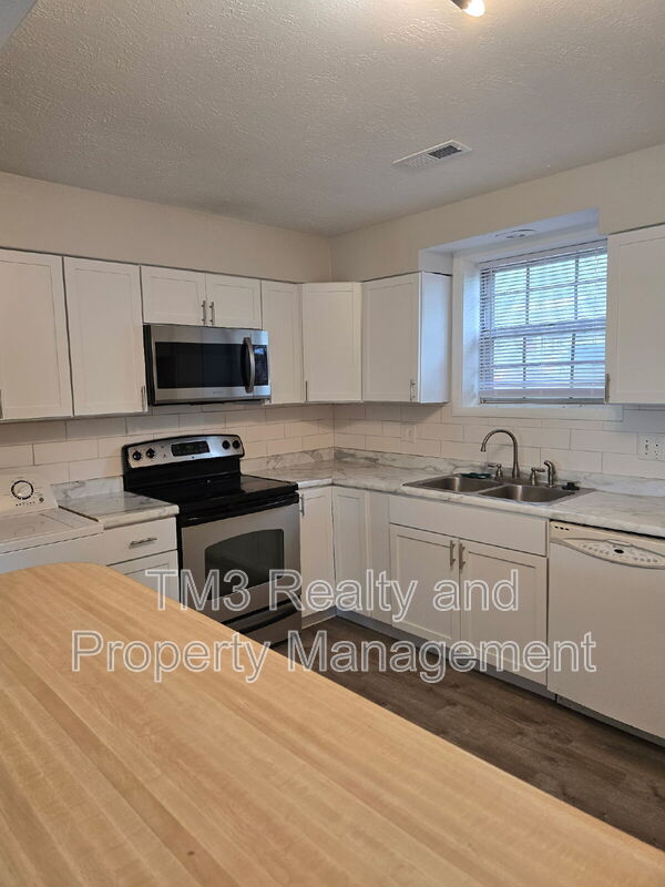 Lawrence Condo: 2514 Ousdahl Road