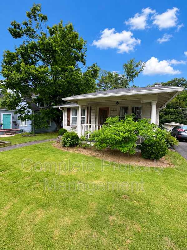 Homewood House: 2822 16th Place South