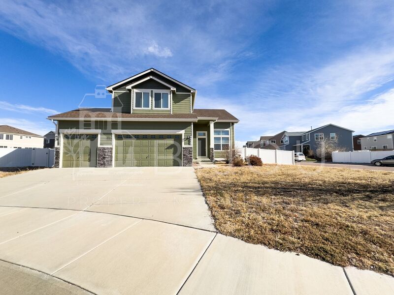 Fountain House: 9647 Carnival Lane