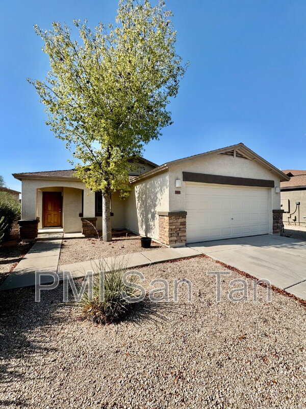 San Tan Valley House: 1933 East Cowboy Cove Trail