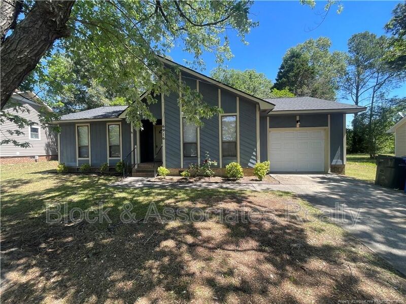 Fayetteville House: 6916 Kizer Drive