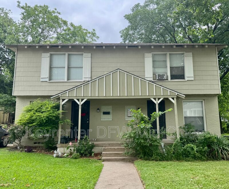 Dallas House: 311 N Oak Cliff Boulevard